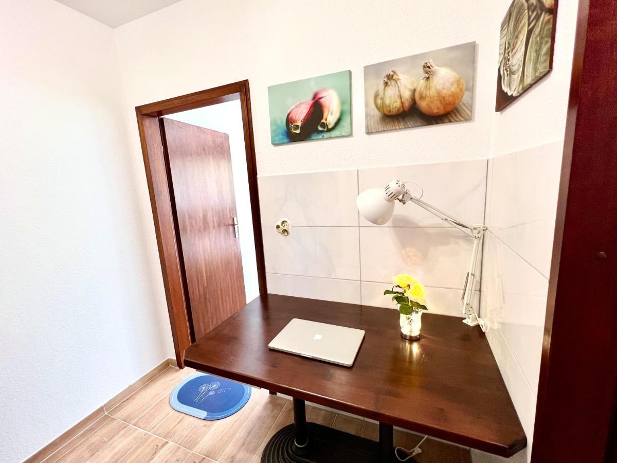 Appartamento Stylish, Cozy & Quiet With One And Half In District 1 *