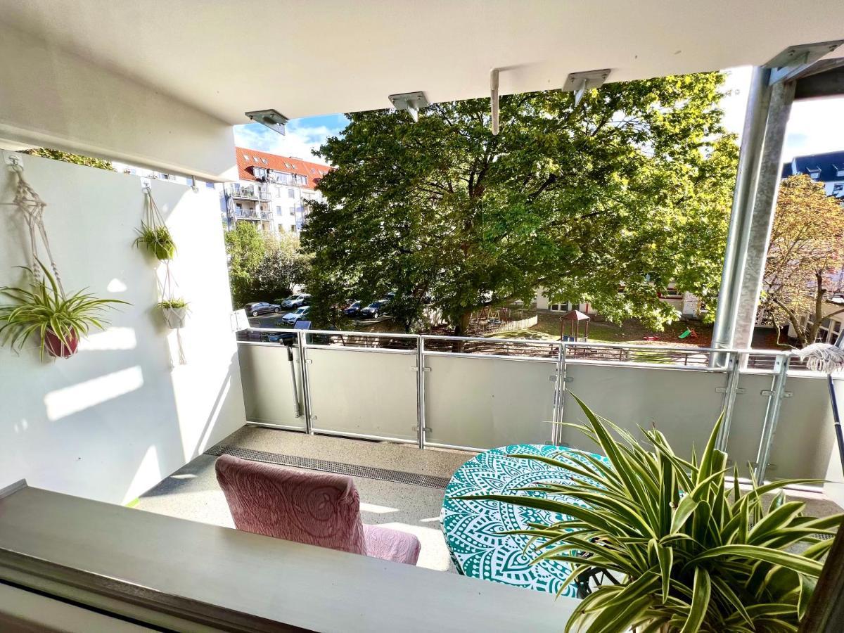 Stylish, Cozy & Quiet With One And Half In District 1 Düsseldorf
