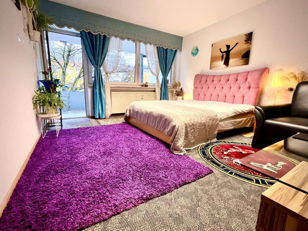 Stylish, Cozy & Quiet With One And Half In District 1 Düsseldorf